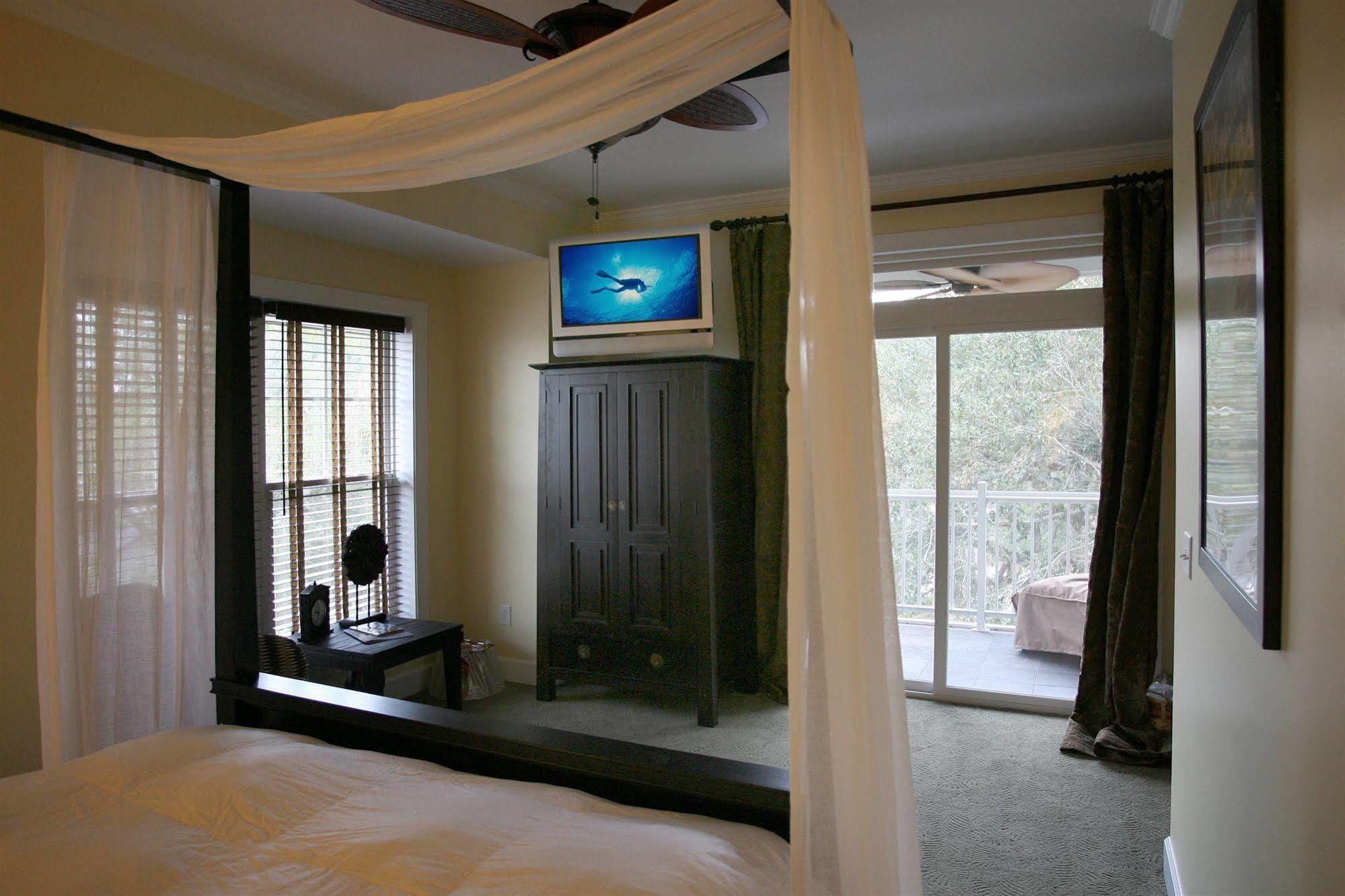 Water'S Edge Inn - Adults Only Folly Beach Bagian luar foto